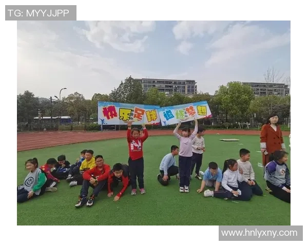 球星传奇与足球梦想:手绘漫画中的绿茵荣耀与激情碰撞 球星传奇与足球梦想:手绘漫画中的绿茵荣耀与激情碰撞